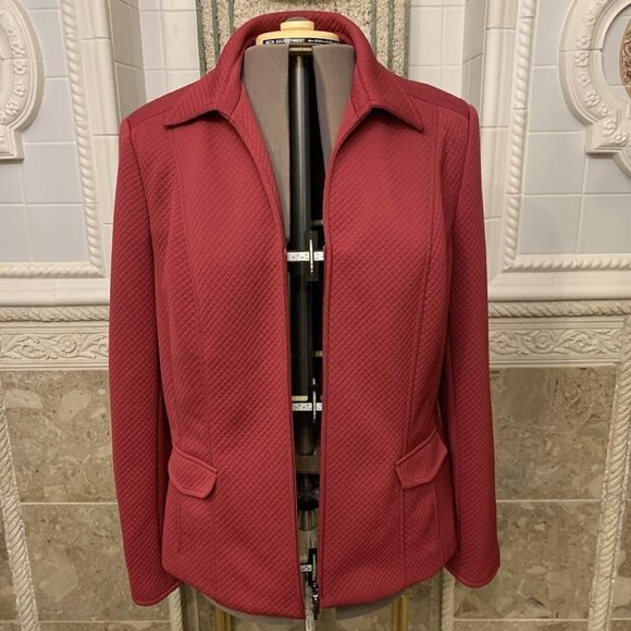 EAST 5TH. Size 18T Tall. Long Sleeve Lined Embossed. Zip at Wrist. WTC - Picture 1 of 8